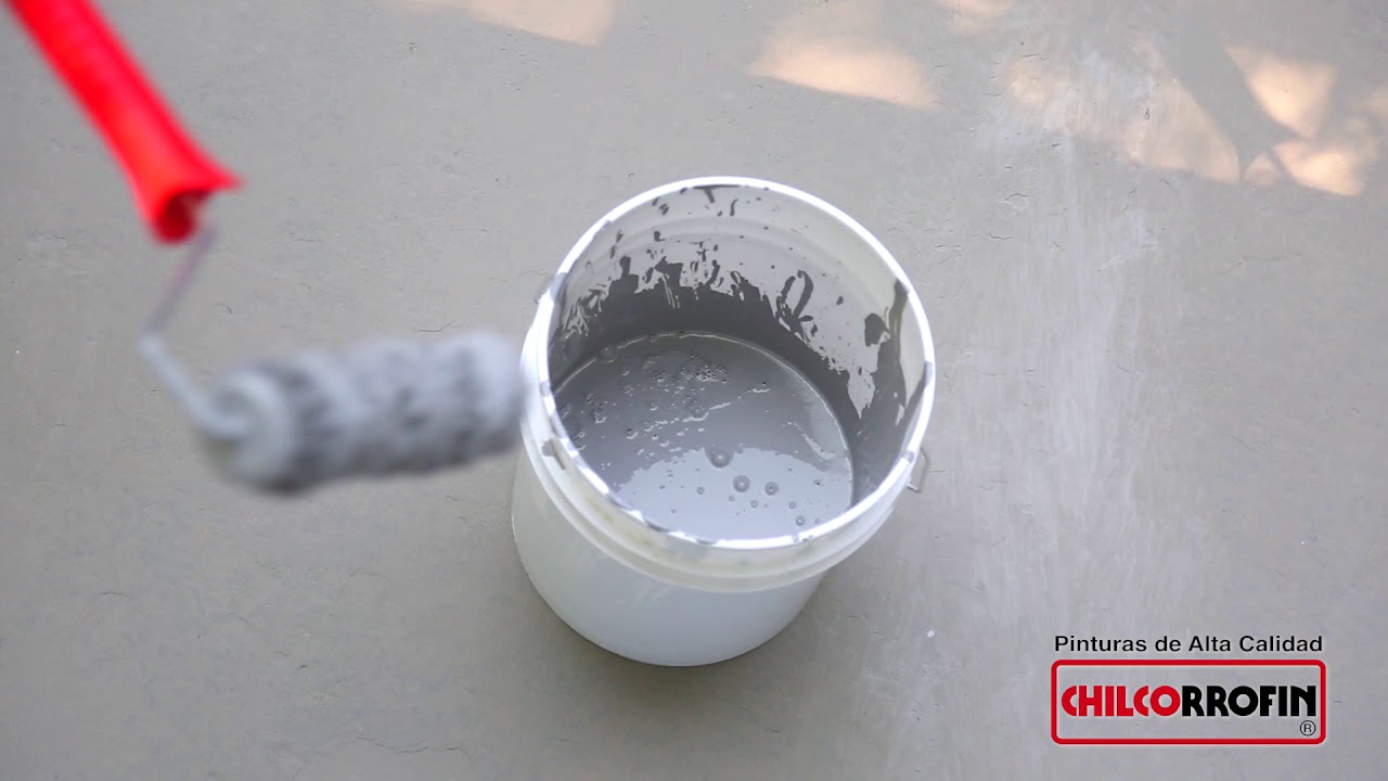 Cómo reparar grietas en el revestimiento de la piscina